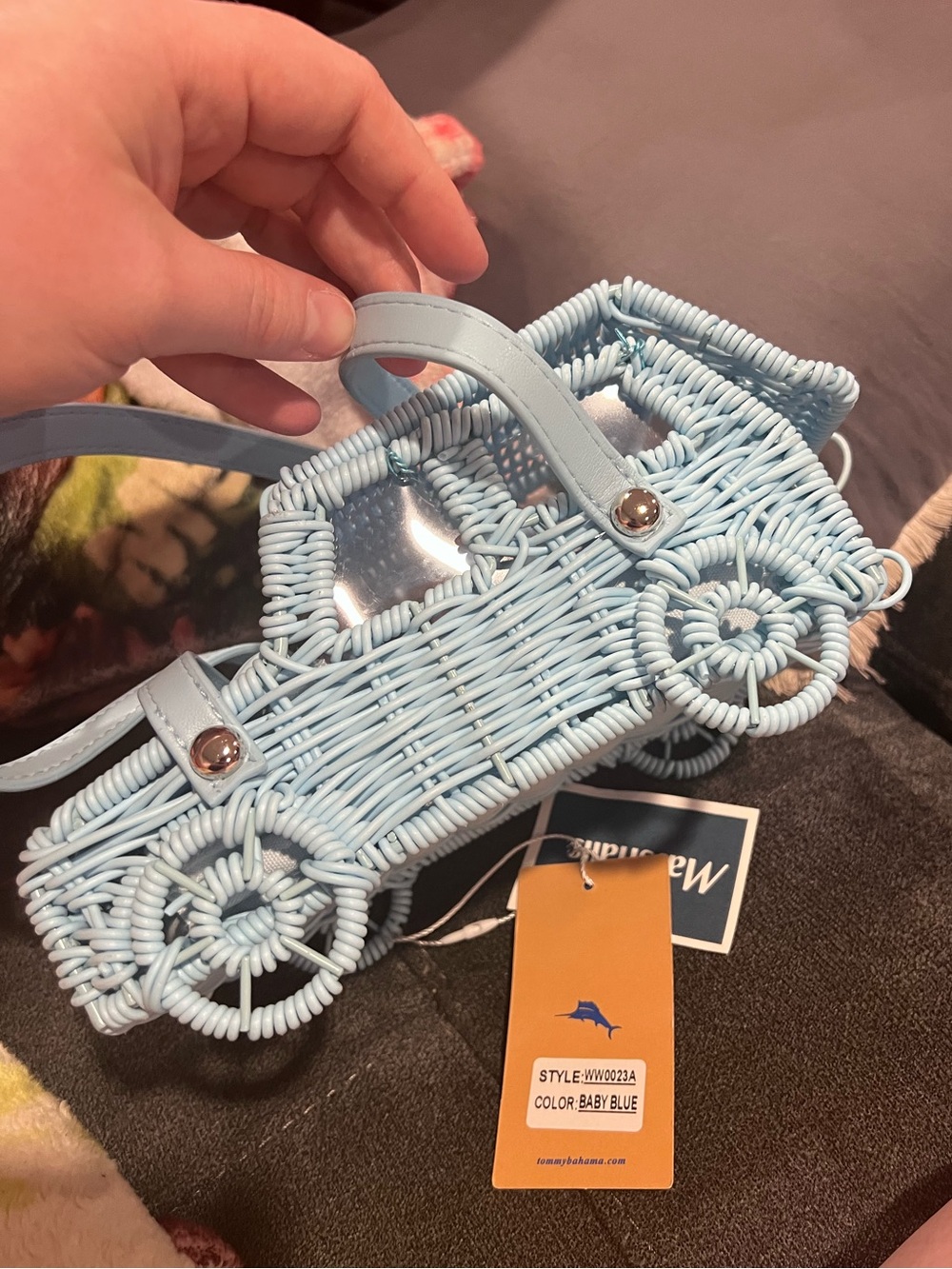 *Viral* Tommy Bahama Baby Blue Woven Car-Shaped Mini Bag - Picture 7 of 7
